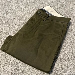 J. Crew Men’s 484 Slim Fit Stretch Chino in Dark Olive Green 30x30 NW/Out Tags